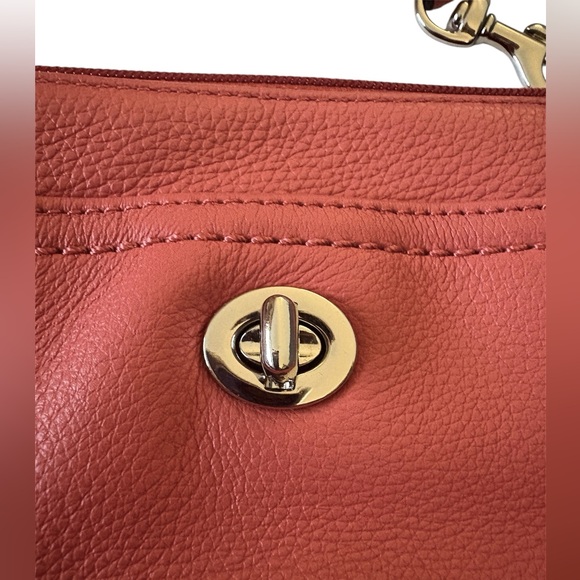 Coach Park Salmon Leather Turnlock Medium Wristlet F49472 with mini hangtag - Picture 5 of 8
